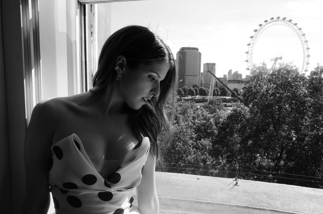 anna kendrick height in feet