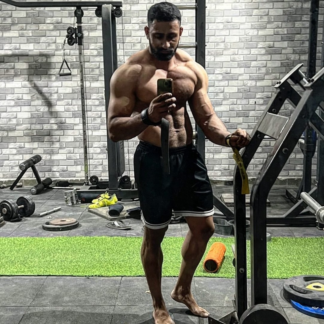 rajat dalal height in feet