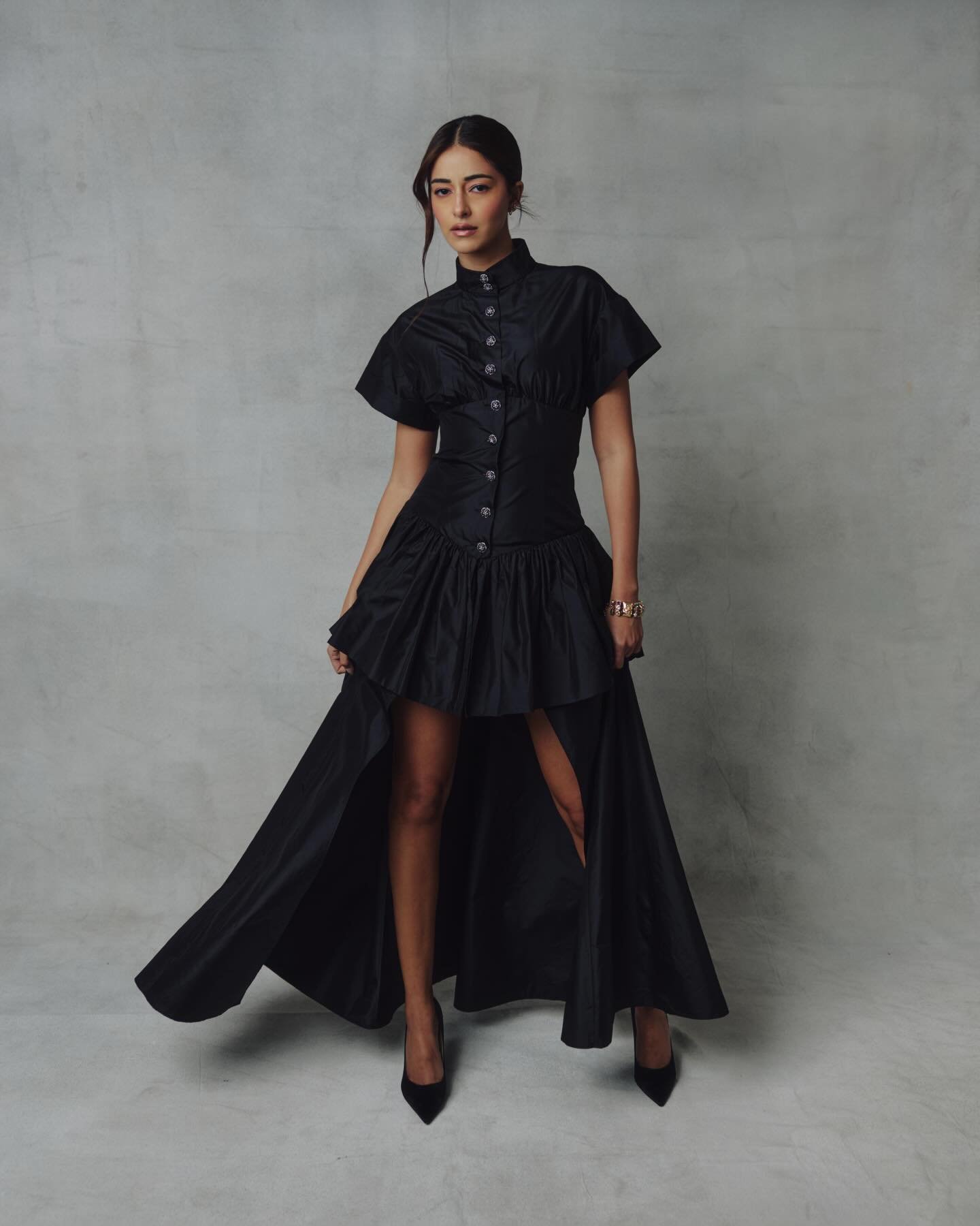 ananya pandey height in feet