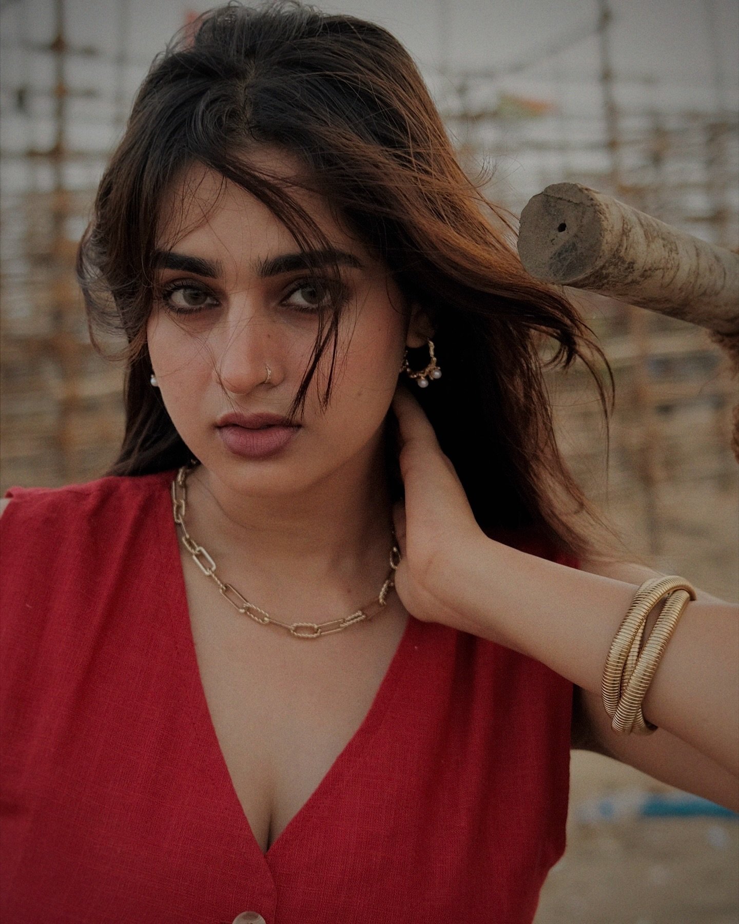 ayesha khan height in feet