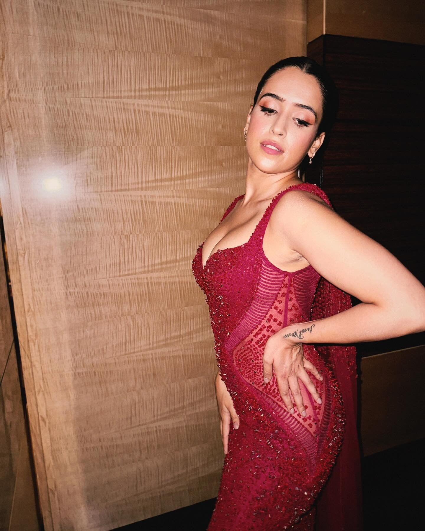 sanya malhotra height in feet