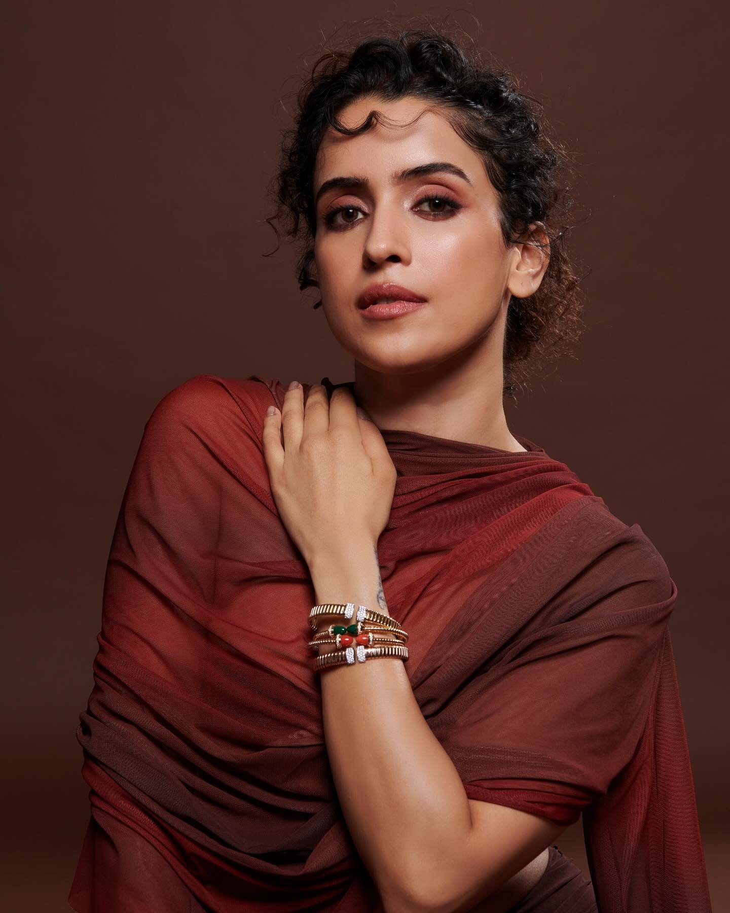 sanya malhotra height in feet