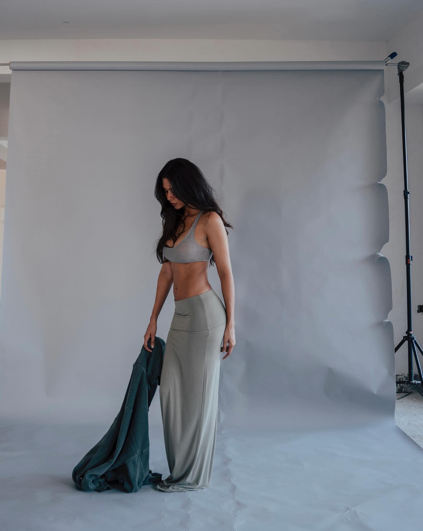 Sonam Bajwa Height In Feet