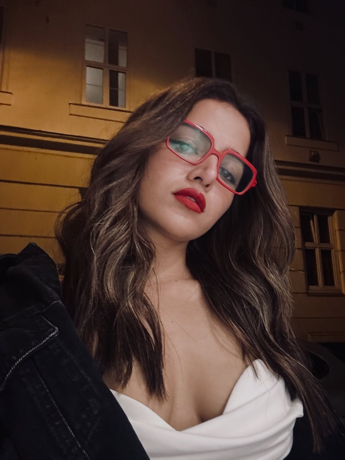 wamiqa gabbi height in feet