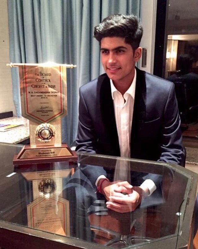 Shubman Gill height in feet
