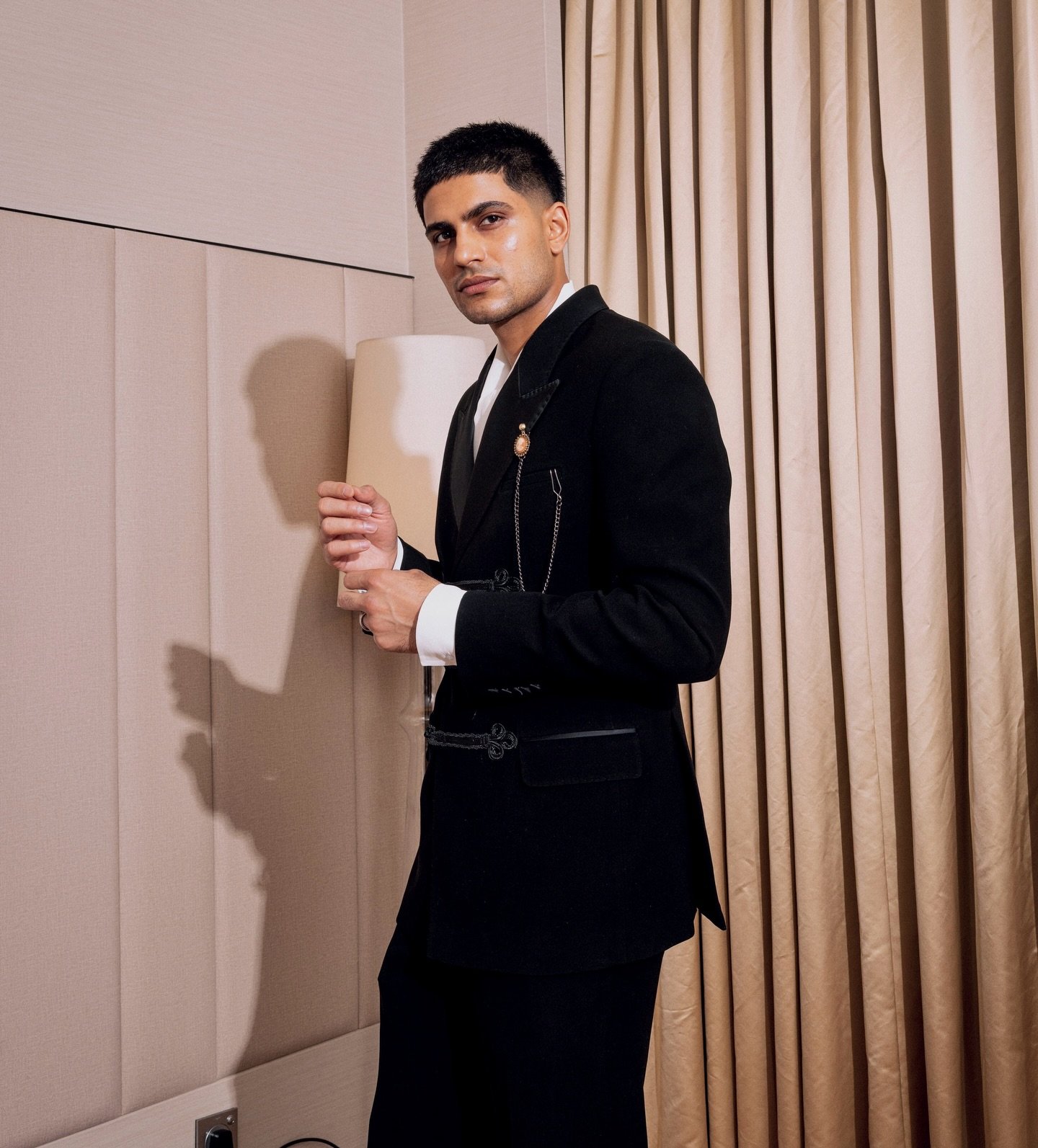 Shubman Gill height in feet