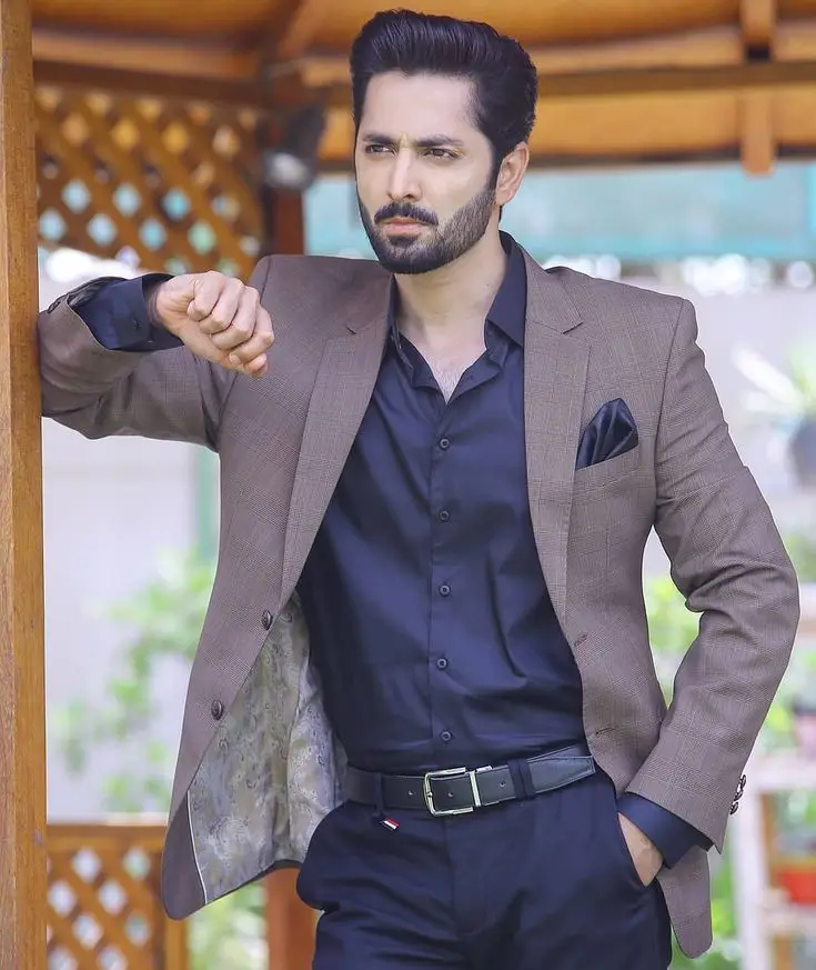 Danish Taimoor Height In Feet