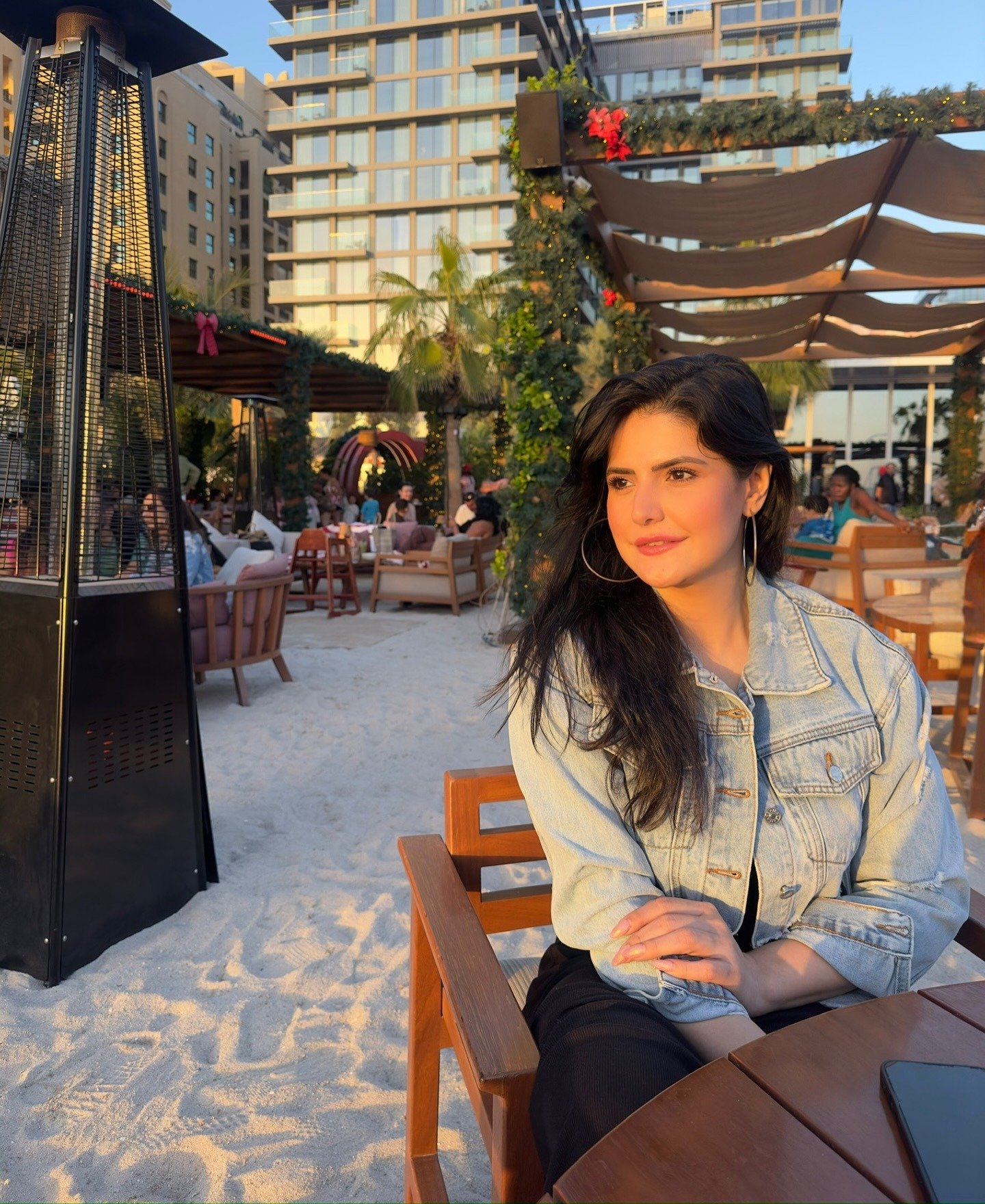 Zareen Khan Height